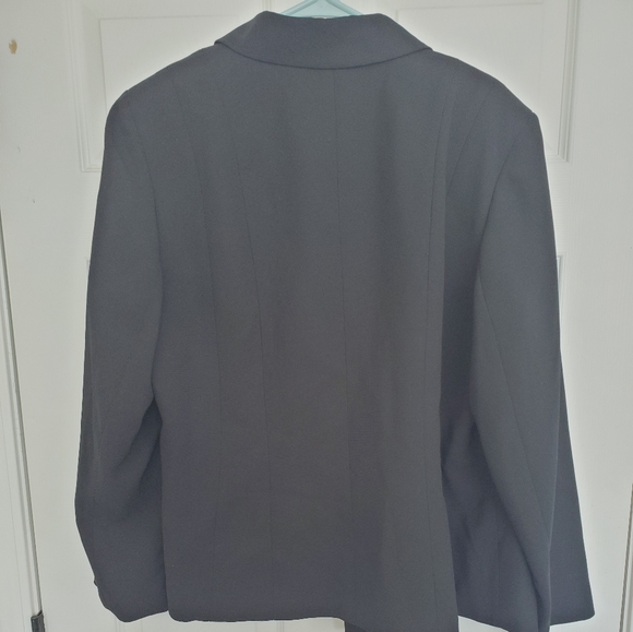 Jones Studio Blazer - Picture 2 of 3